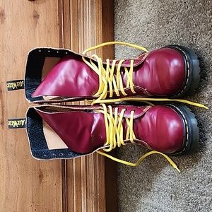 Dr Martens 9114 12 Eye Cherry Red Combat Boot Vintage MIE England Tommy